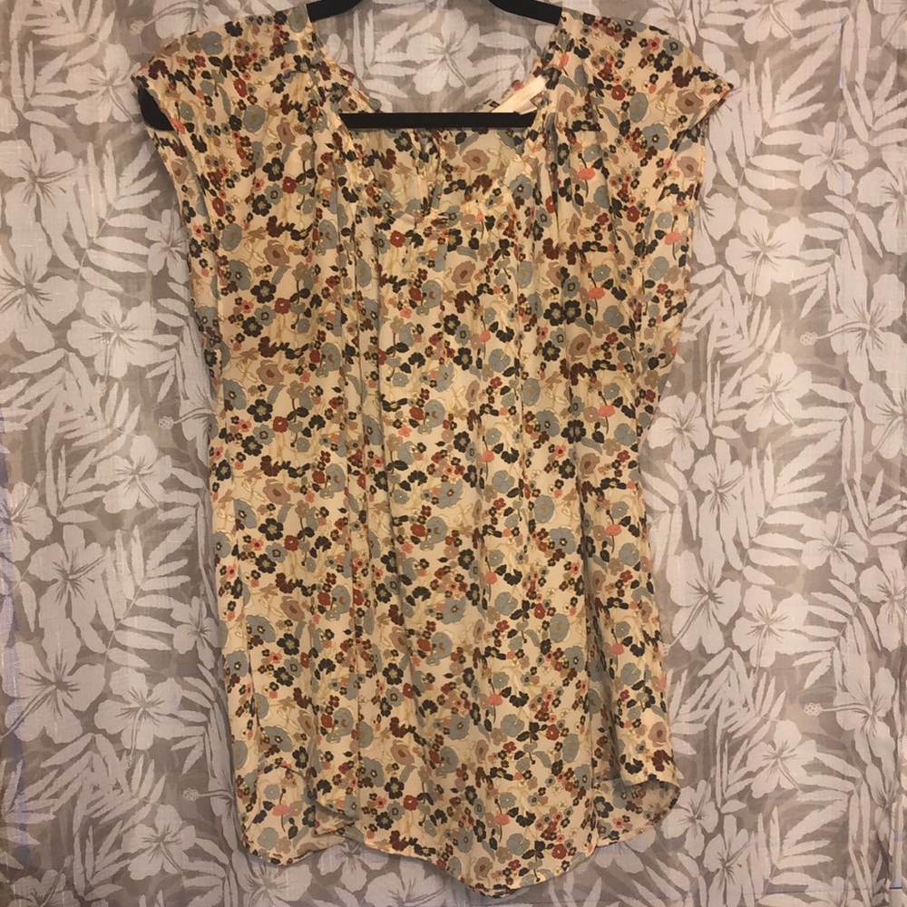 LC Lauren Conrad Print Pleated Top size Large